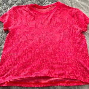 Lululemon Textured Crop Tshirt- size 8